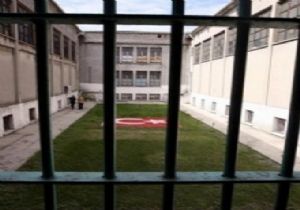 11 hükümlüye yakalama kararı